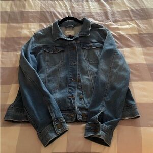 Womens light to medium blue denim jacket